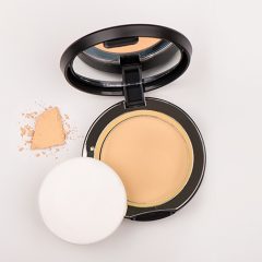 Younique Touch Mineral Pressed Powder Foundation